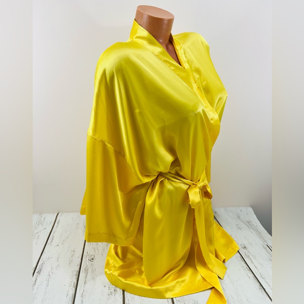 Victoria’s Secret Satin Short Kimono Robe One Size - Picture 6 of 8